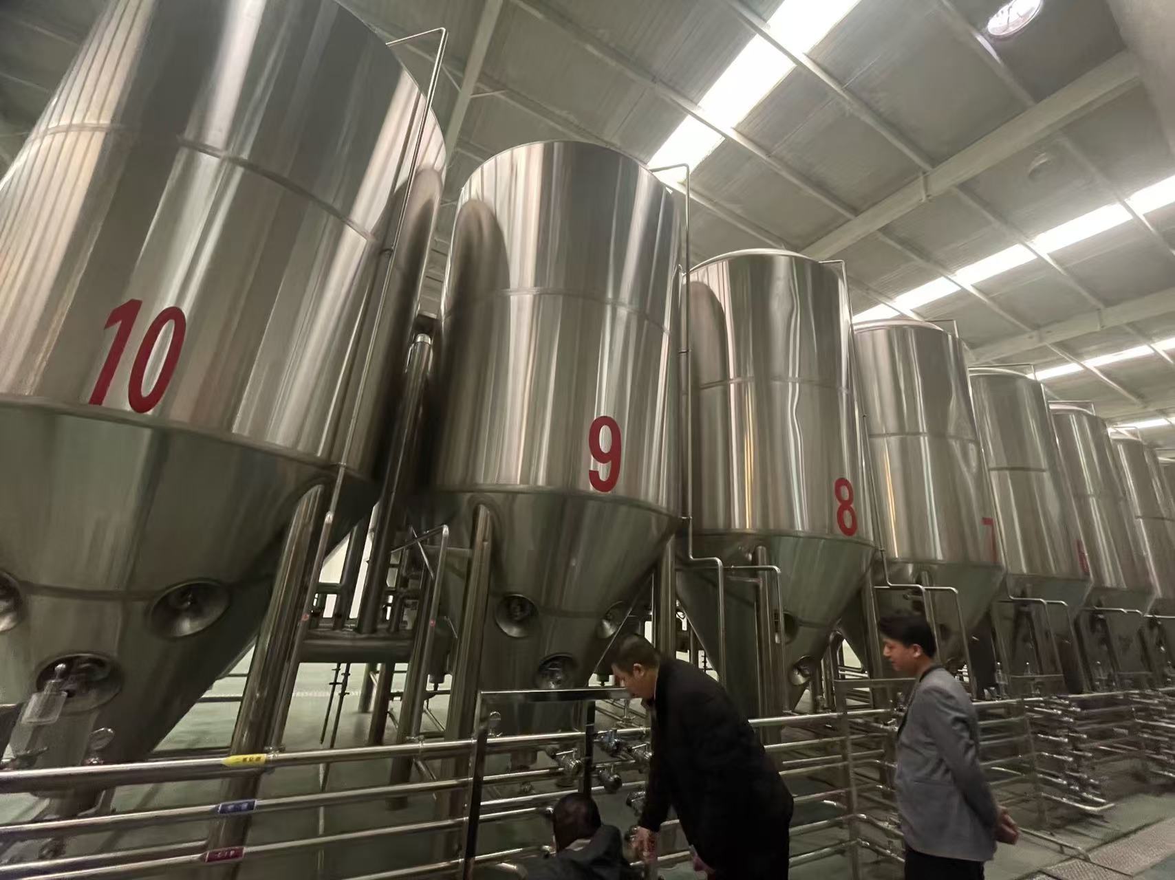 泽州精酿啤酒设备厂—平面布置、设备设计、制造、调试、培训等一条龙服务